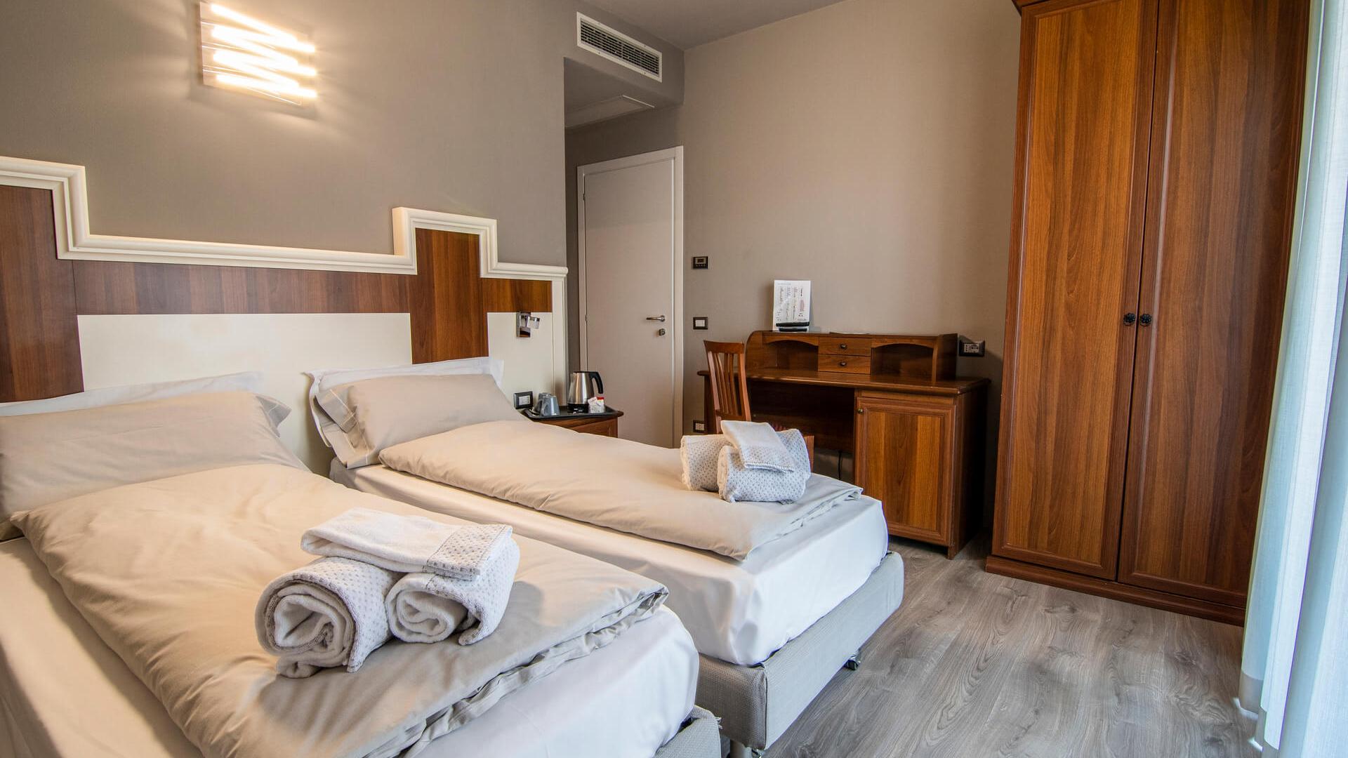 Camera doppia Comfort con letti singoli Moledana presso hotel Saligari