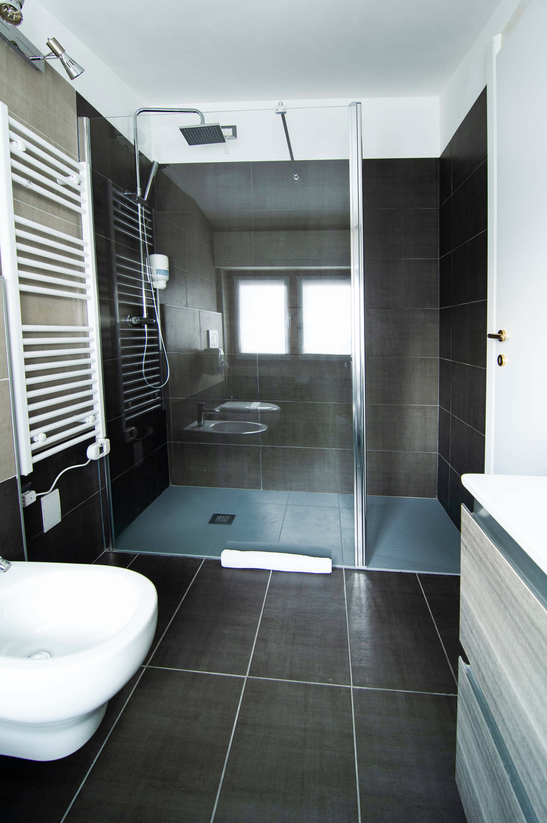Bathroom of the room San Fedelino  for 5 people at Hotel Saligari