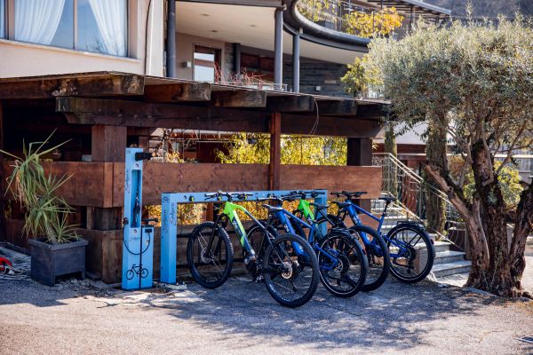 e-bike stazione caricamento