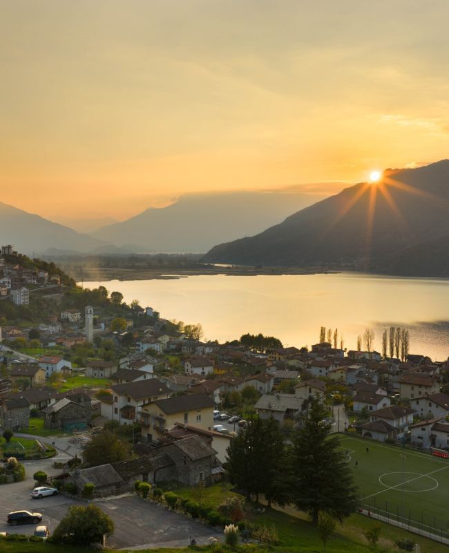 tramonto sul lago