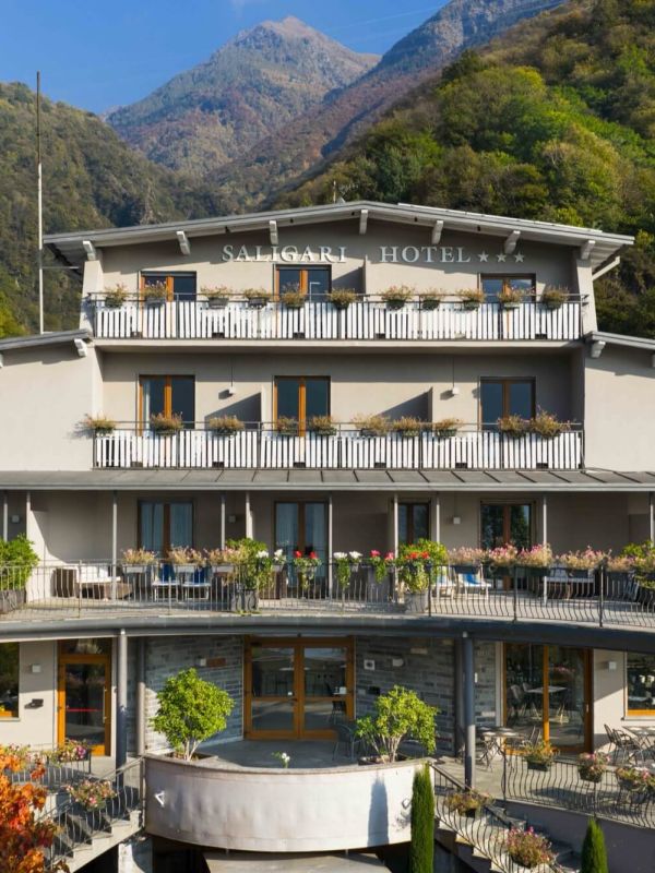 saligari dall'esterno